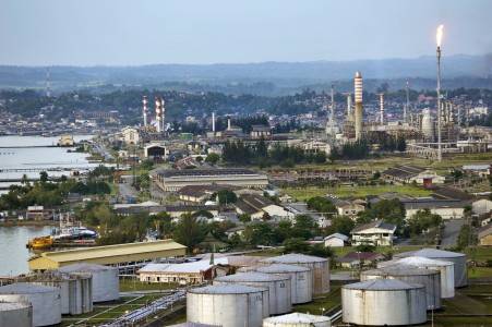 antarafoto-Pertamina-KilangMinyak251110-5