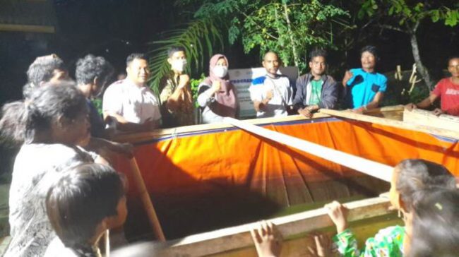 Pasangkayu-Suku-Bunggu-Wilayah-Ring-Satu-PT-Pasangkayu-Panen-Perdana-Ikan-Lele-Bantuan-CSR-Program-Astra-Kreatif-653×366