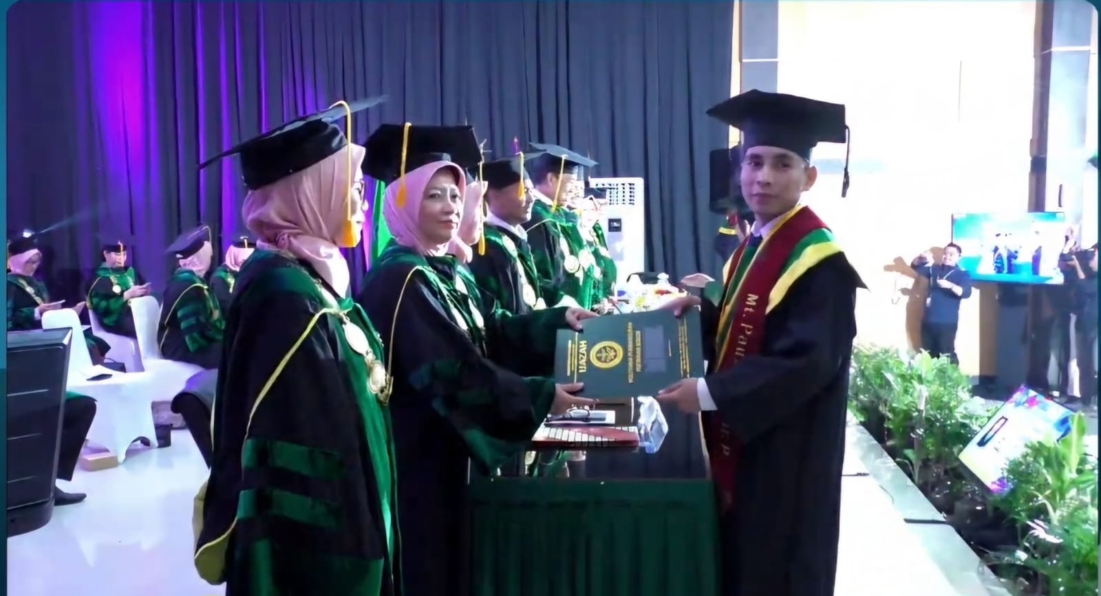wisuda pauzan