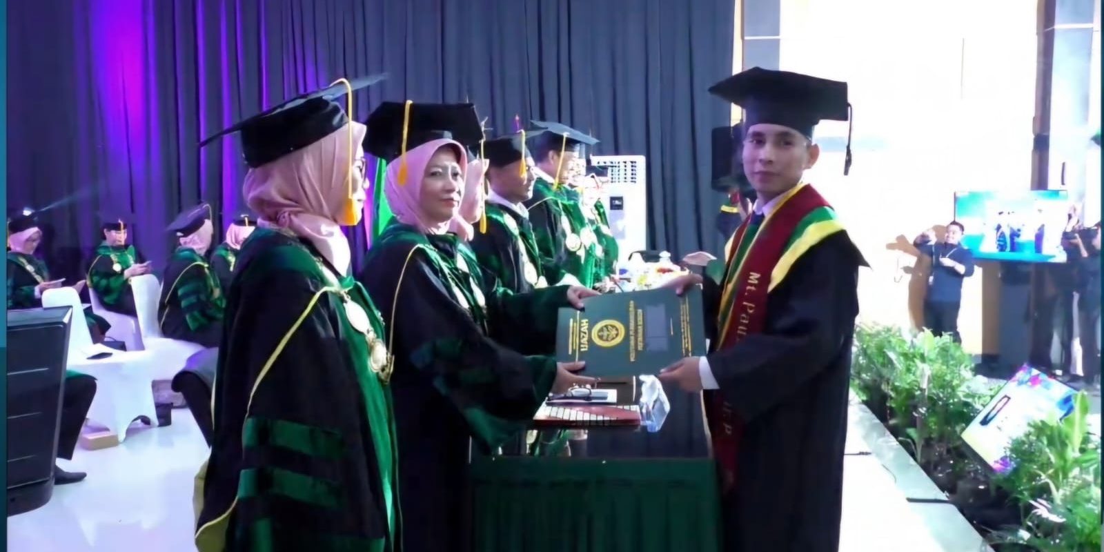 wisuda pauzan